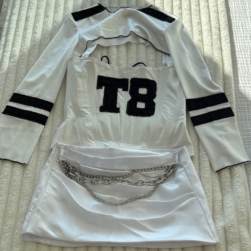 Tate McRae custom look